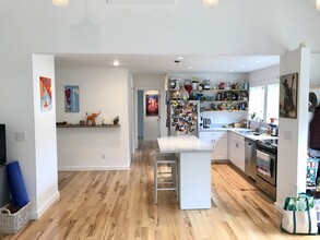 266 Highland Ave in South Portland, ME - Building Photo - Building Photo