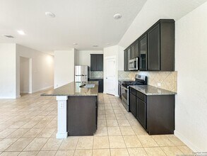 4351 W Vasquez Cir in Converse, TX - Building Photo - Building Photo