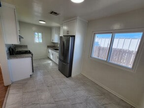 10449 Cantara St in Sun Valley, CA - Building Photo - Building Photo