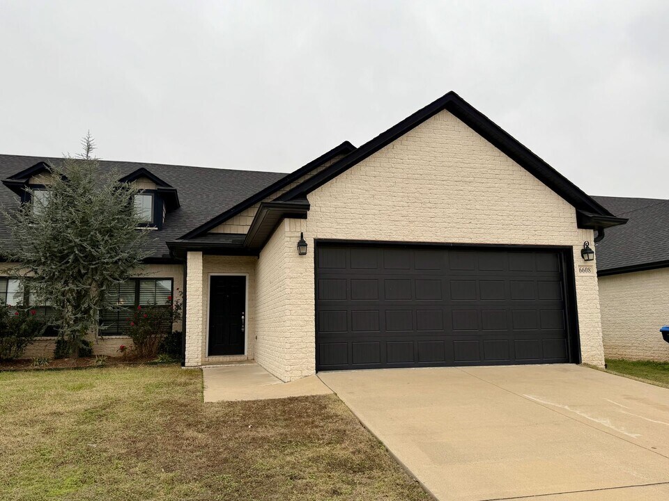 6608 Leightyn Ln in Fort Smith, AR - Building Photo