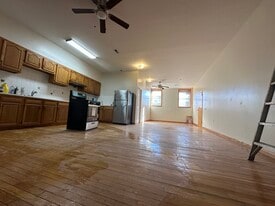 721 Wharton St, Unit 3 in Philadelphia, PA - Building Photo