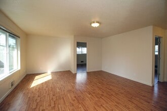 729-729 NE Church St in Portland, OR - Building Photo - Building Photo