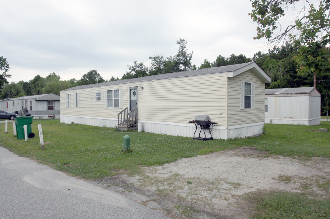 Carroll "C" Mobile Home Park in Wilmington, NC - Building Photo