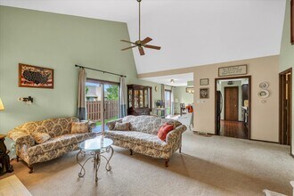 1 Lyndhurst Village Ct in Savoy, IL - Building Photo - Building Photo