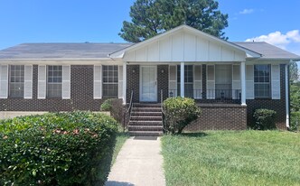 8 Royal Coach Cir in Bessemer, AL - Building Photo