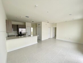 6453 NW 102nd Path, Unit 302 in Doral, FL - Building Photo - Building Photo