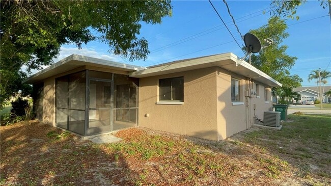 1917-1917 Cape Coral Pkwy W in Cape Coral, FL - Building Photo - Building Photo