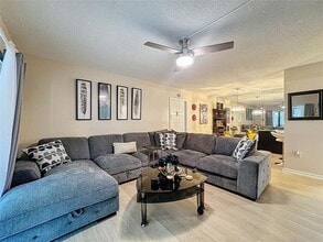 3188 Lake Pine Way S in Tarpon Springs, FL - Building Photo - Building Photo