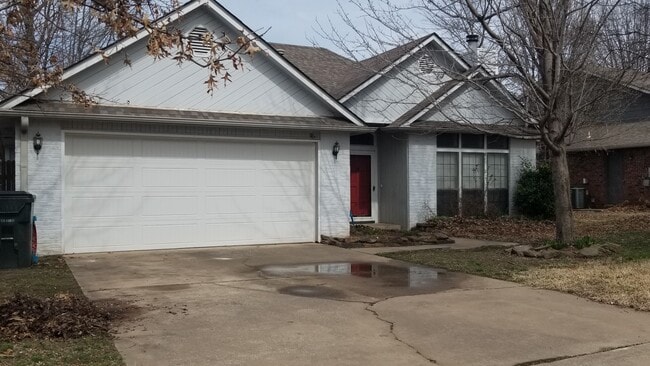 10809 E 100th St N in Owasso, OK - Foto de edificio - Building Photo