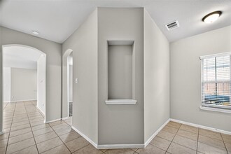 9241338059 A in Iowa Colony, TX - Building Photo - Building Photo