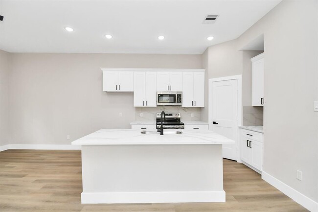 8409 Sunnyhill St in Houston, TX - Building Photo - Building Photo