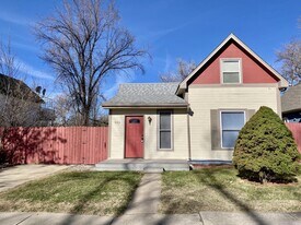 955 5th St in Berthoud, CO - Building Photo