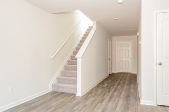 6402 Century Ln in Thomasville, NC - Building Photo - Building Photo
