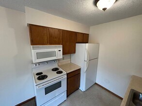 1270 S Jackson St in Junction City, KS - Building Photo - Building Photo