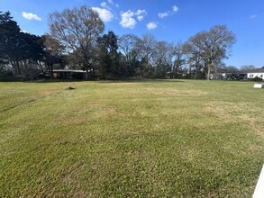 144 Miller Ln in New Iberia, LA - Building Photo - Building Photo