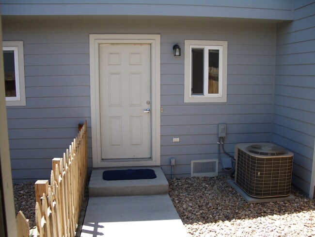 1730 S Helena St in Aurora, CO - Building Photo - Building Photo