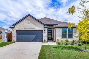 2050 Clearwater Way in Royse City, TX - Building Photo