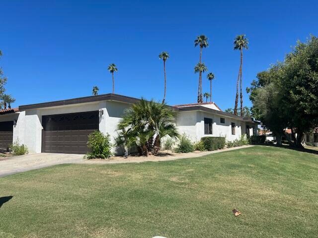150 Avenida Las Palmas in Rancho Mirage, CA - Building Photo