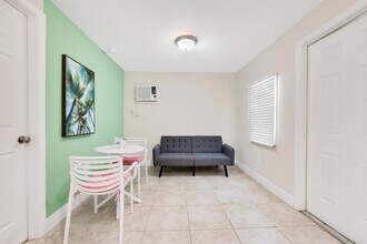 275 NW 81st St. in Miami, FL - Building Photo - Building Photo
