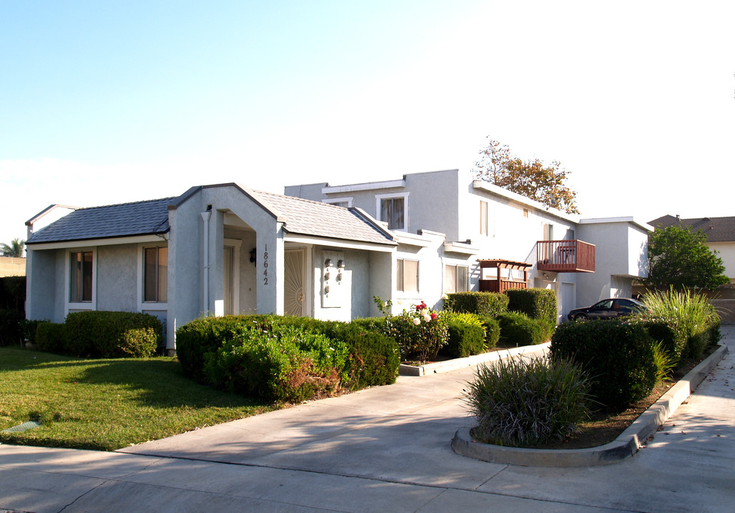 18642 Libra Cor in Huntington Beach, CA - Building Photo