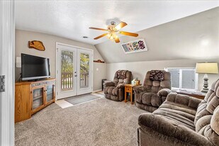 203 6th Ave S in Nampa, ID - Building Photo