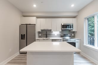 665 N 35th St in Philadelphia, PA - Foto de edificio - Building Photo