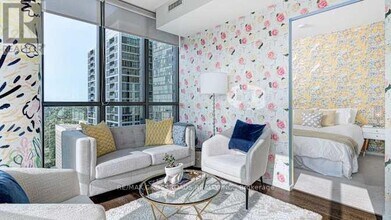 101 Charles St E in Toronto, ON - Building Photo - Building Photo