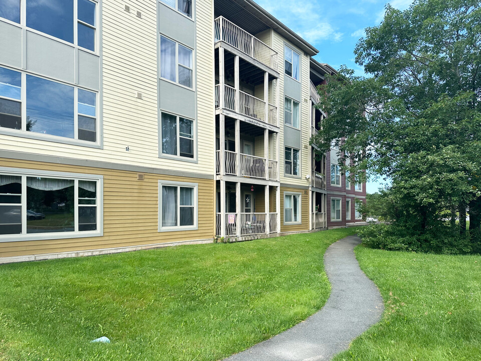 Carriage Place in Halifax, NS - Building Photo