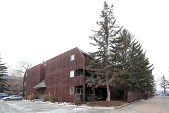 1001 68 Ave SW in Calgary, AB - Building Photo - Building Photo