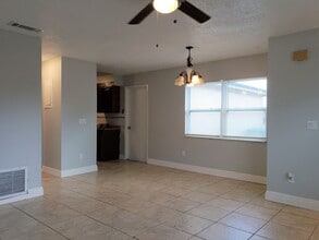 4703 Bay Willow Ct in Orlando, FL - Building Photo - Building Photo