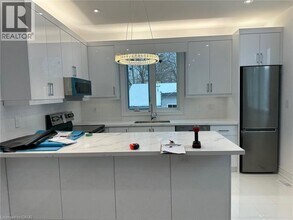 114 Warren Ave in Hamilton, ON - Building Photo - Building Photo