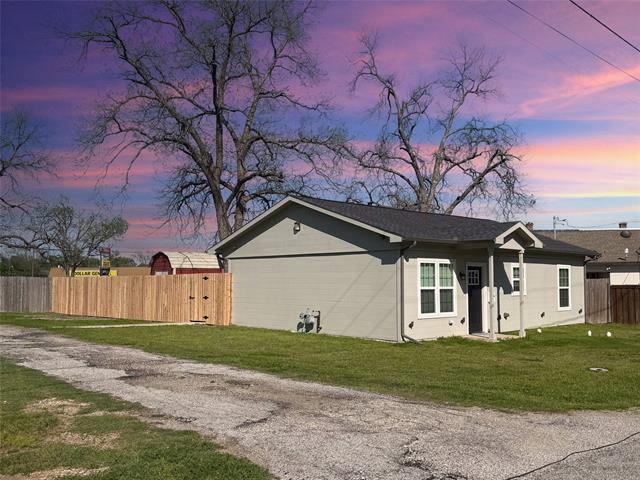 104 Jones St in Terrell, TX - Building Photo