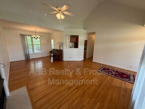 713 Trail's End Dr in Graham, NC - Building Photo - Building Photo