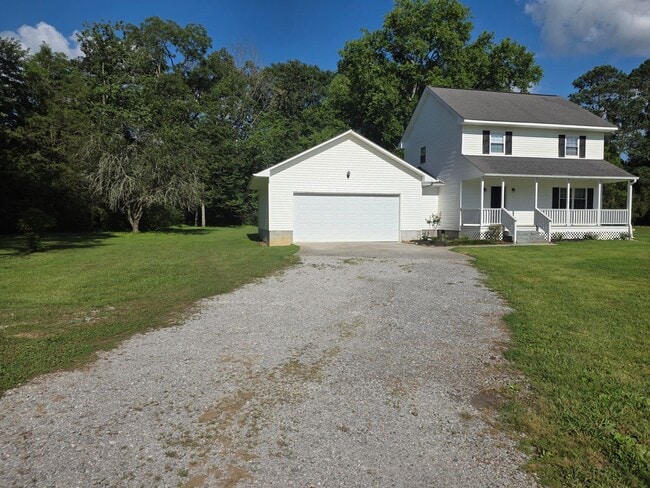 228 W Nickajack Rd in Ringgold, GA - Building Photo - Building Photo