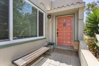 3608 Fruitvale Ave in Oakland, CA - Foto de edificio - Building Photo