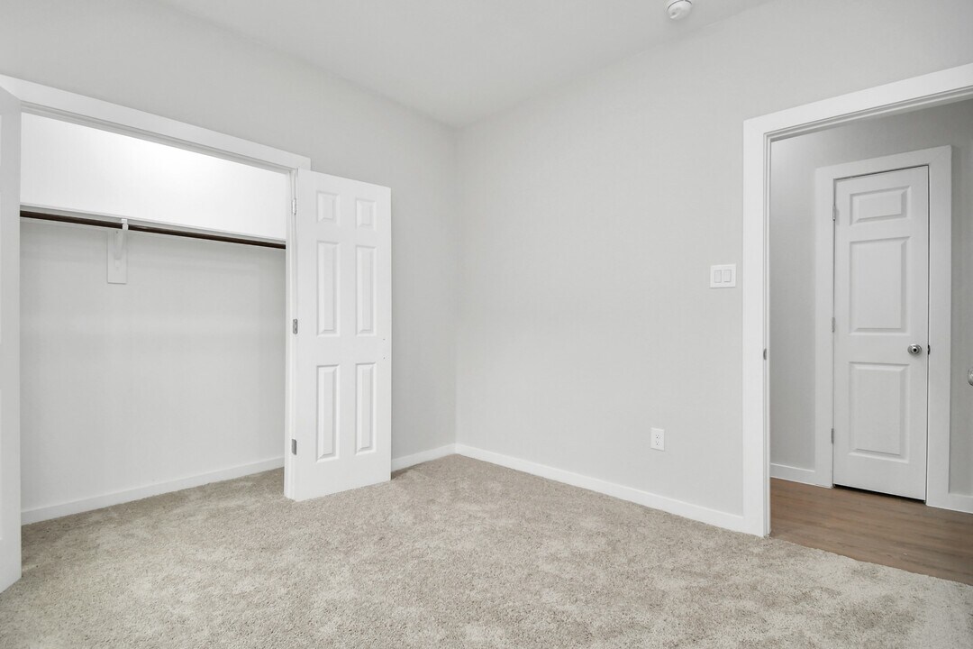 9806 Nedwald St in Houston, TX - Building Photo