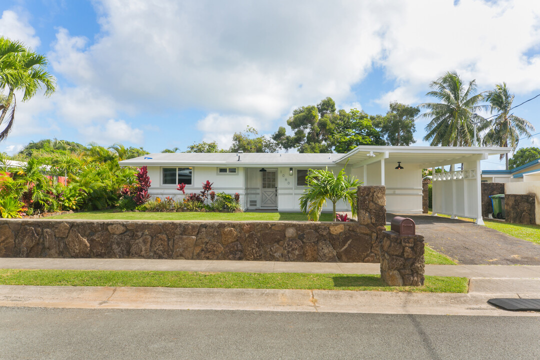1060 Alahaki St in Kailua, HI - Building Photo