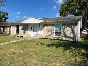 10037 Hymie Cir in Dallas, TX - Building Photo - Building Photo