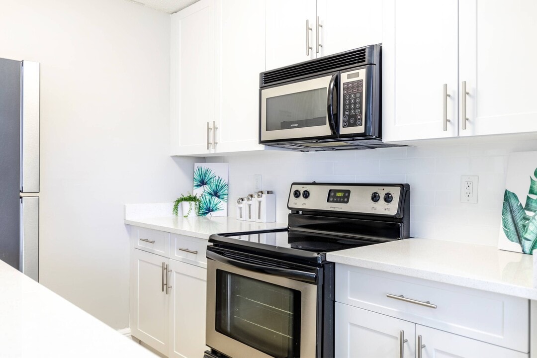 Palm Court at Wellington Apartments in Wellington, FL - Foto de edificio