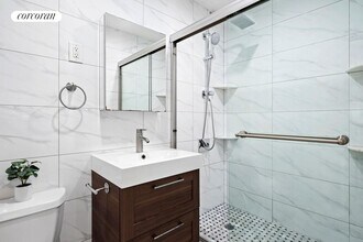 453 W 43rd St in New York, NY - Building Photo - Building Photo