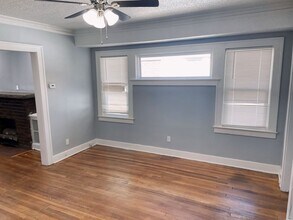 5817 Highland Ave in Kansas City, MO - Building Photo - Building Photo