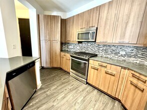 2111 Westheimer Rd in Houston, TX - Building Photo - Building Photo