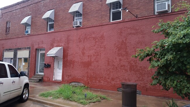 property at 303 1/2 S Osage Ave