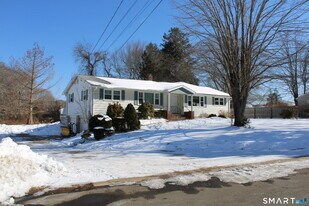 14 Knollwood Dr in Clinton, CT - Building Photo