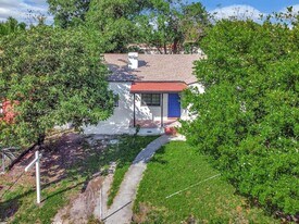 547 NW 49th St in Miami, FL - Building Photo