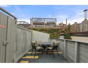 55 W Cedar St, Unit 5 in Boston, MA - Building Photo - Building Photo