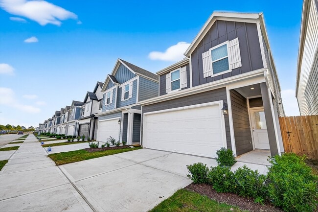 property at 3518 Blue Mockingbird St