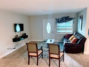 110 N 40th St in Fort Pierce, FL - Building Photo - Building Photo