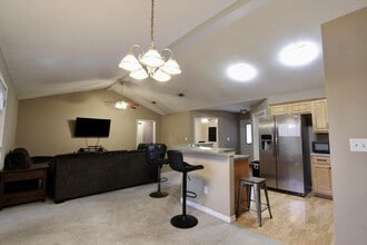 220 Tiffot Ct in Crestview, FL - Building Photo - Building Photo