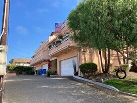896 Front St, Unit B in Grover Beach, CA - Building Photo